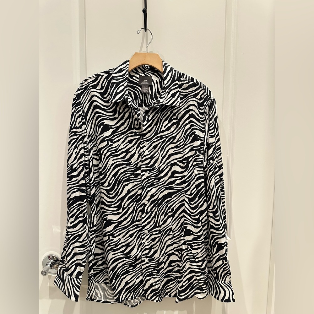 H&M Regular Fit Long Sleeve Animal Print Button Down Shirt